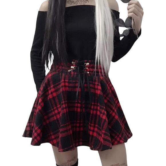 Plaid Red and Black Mini Skirt - Picture 2 of 9